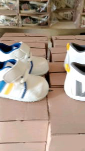 Sepatu Bayi Sol Bunyi Nyit-Nyit Laki-Laki & Perempuan Usia 0-2 Tahun