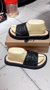 Sandal Selop Karet Fashion Tebal New Era LB 10074 Wanita