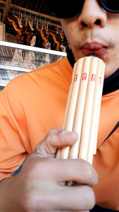 12 ลูก เป่าง่าย โหวดมาตฐาน ทรงกลม ฟรีของแถม มีมาตรฐาน งานคุณภาพ รับประกัน ผู้ใหญ่สามารถสัมผัสได้ด้วย เนื่องจากไม่มีลูกที่เล็กน้อย มีนิความปลอดภัยและประสบการณ์