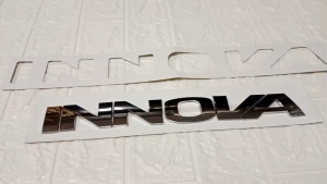 EMBLEM KAP MOBIL INNOVA CHROME