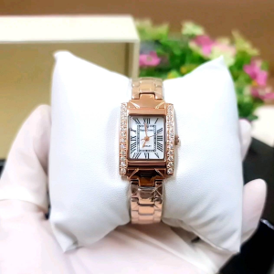 นาฬิกา รายดี ให้บริการ 100% สีโรสโกลด์ ประดับเพชร CZ เกรดพรีเมี่ยม หน้าปัดมุกกัน 1ปี ครบ คู่ข้าง 100 บริษัท