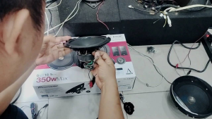 Loa phân tần lắp trên xe ô tô Pioneer TS-A1608C - Hàng chính hãng PGIgồm 2 loa bas 2 loa treb 2 phân tần 2 lưới 2 đế