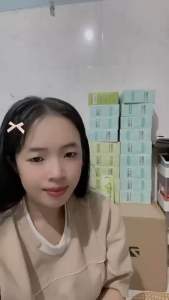 Ống Hit hỗ trợ thông mũi sảng khoái với mùi vị bạc hà và thảo mộc the mát