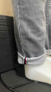 Celana Panjang Denim Pria: Gaya dan Fungsi