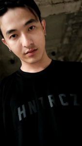 Kaos oversize pria huntercutz black skull split red