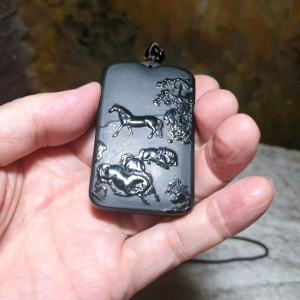 Premium deep green Nephrite double sides cravings Eight Horses & Landscape Jade pendant (with certificate) [Natural Crystal] 优质和田玉塔青墨绿双面雕刻八(马)骏图吊坠(带证书)