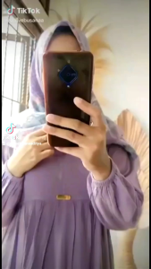 MIDI DRES BARU WANITA: TREN & DESAIN MODERN