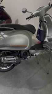 Ghế Đôn ngồi xe Vespa cho bé.Không Gác Chân