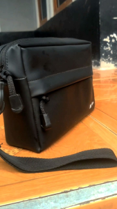 Handbag Pria Wanita Kekinian Tas tangan dengan Desain Modern dan Tali Pengikat clutch bag Cowok
