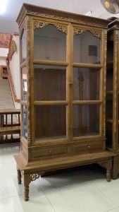 ตู้ไม้สัก ตู้ทรงโบราณ สูง 2 เมตร กว้าง 120 cm. ตู้โชว์ไม้สักแท้ (จัดส่งทั้งตู้) ตู้ไม้สักแกะสลัก 4 ชั้น 2 Antique Large Carved Wooden Cabinet Glass