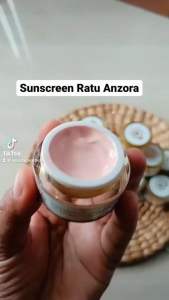 SUNSCREEN RATU ANZORA HARUMI COLLAGEN ELD COLLAGEN SUNSCREEN BBF SUNSCREEN GLOWING SERUM EYELASH ANZORA SERUM ANZORA CREAM ANZORA SABUN TASA BODY LOTION ANZORA BODY LOTION RATU ANZORA HANDBODY ANZORA TONER PEELING ANZORA PARFUM EHABEAUTY ANZORA GARUT KOTA