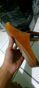 SANDAL SLOP PRIA. WARNA TAN. SANGAT COCOK DI SEGALA AKTIFITAS. SANDAL PRIA BUSTONG. SANDAL SLIP.ON
