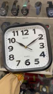 JAM DINDING KOTAK DEKKO 1007 ANGKA TIMBUL 25CM