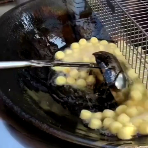 Peniris Minyak Goreng Saringan Wajan Ukuran 32cm - 38cm