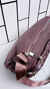 aqilla tas slempang wanita terbaru 4res bahan nilon tebal lentur dan halus