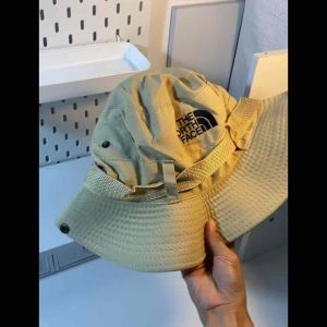 หมวกเดินป่า หนา 2 ชั้นใส่เย็นสบาย แคมป์ปิ้งใส่ไปเที่ยวที่ไหนก็สวยเท่ บังแดด สไตล์วินเทจ มีพร้อมส่งค่ะอยู่ กทม
