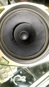 Speaker Mobil Import Motor BMW 6inc: Speaker Mobil Terbaik & Berkualitas Tinggi