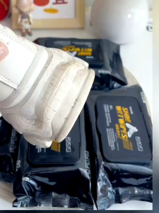 ReadyStock in Malaysia # 擦鞋湿巾 Disposable White Shoe Cleaning Wet Wipes Sneakers Cleaning Tissue Towel Portable