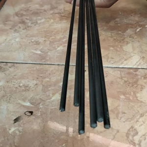 Batang Mix Carbon 50% Fiber 50% Diameter 5mm Panjang 120cm