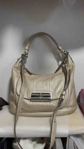 Preloved authentic Kristin pure leather 2way hobo and sling bag