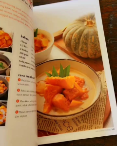 Buku Taste of Home Cooking Home Baking dan Simple & Moist Cake - Tintin Rayner