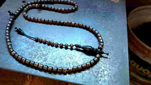 Tasbih Kayu Liwung Mix Galih Kelor: Desain Unik & Cocok Sehari-hari