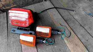 Mengganti Lampu Stop & Dudukan Sen Belakang pada Honda Win