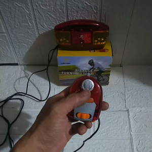 Lampu Sen LED Belakang UNITED Lampu Sepeda 8 Suara + Lampu + Rem + Sen (Include Baterai)