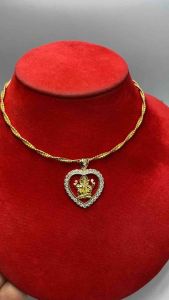 สร้อยคอช็อคเกอร์ทอง พร้อมจี้พระพิฆเนศล้อมด้วยเพชรสวิต ช่วยเสริมราศี ค้าขายร่ำรวยเงินทอง สร้อยคอมีน้ำหนัก 1 บาท ความยาว 18 นิ้ว