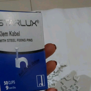 Starlux Klem Kabel 9mm isi 50 clips Putih Bersih ASLI Paku Beton