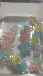 5pcs manik luxury bear glitter ada lubang tembus atas bawah