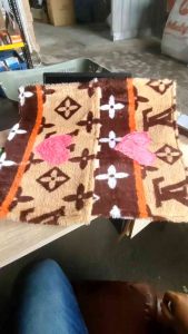 KESET BULU ABSTRAK LOVE 35X55 ANTI SLIP