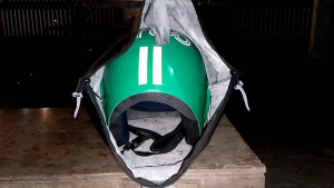 Sarung Helmet Serbaguna Waterproof: Perlengkapan Olahraga Air yang Wajib Anda Miliki