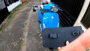 Bracket Dudukan Plat Nomor Magnet Motor Vespa Sprint Primavera LX S GTS