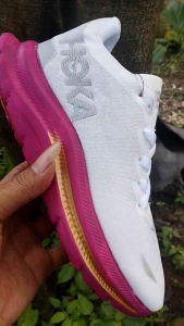 Hoka Kawana 2 Sepatu Running Wanita Super Ringan