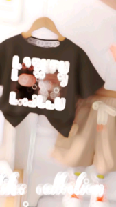 SETELAN KAOS CELANA CARGO PENDEK ANAK LAKI-LAKI DAN PEREMPUAN MOTIF LABUBU KOTAK