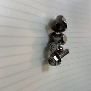 ชุดตัวเมียสเตย์พักเท้าหลังหัวปิด+น็อตหัวสนามชั้นเลส 1ชุด 4ชิ้น สำหรับ W125R W125S W125i ไฟเลี้ยวบังลม