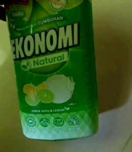 Sabun Ekonomi Power Liquid Cuci Piring 650ML