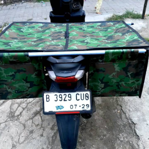 Tas Motor/Tas Obrok/Tas Kurir/Tas Kandek/Tas pos/Tas.UKURAN JUMBO. Bahan piu spon sepatu  dengan lapisan semi kulit army. Tebal Kuat & Tahan lama. Cocok Untuk Semua Sepeda Motor.