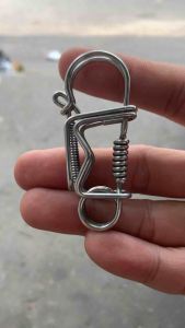 Móc khoá thủ công inox 304 cong thông dụng đơn giản