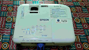Proyektor Bekas / Proyektor Epson Eb X500 3600 Lumens Normal
