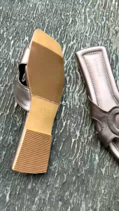 Sandal Flat Wanita Terbaru: Tips & Trik Memilih Sandal Iuvenes