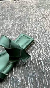 Sandal Flat Wanita Terbaru  Sandal Iuvenes / Sandal Cantik / Sandal Flat / Sandal Kekinian / Sandal Wanita / Sandal Murah / Bisa COD