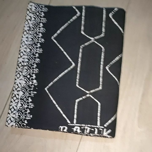 sarung batikngalir monokrom terbaru 2025