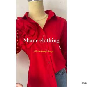 Kemeja Casual untuk Kerja: Atasan Bunga untuk Wanita