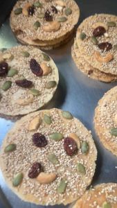 ข้าวตังหน้าธัญพืช อบไม่ทอดน้ํามัน สดใหม่ เพื่อสุขภาพ ร้านริน ขนมไทย ขนมโบราณ ของฝาก ฉะเชิงเทรา