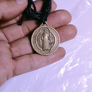 BEST QUALITY EMBOSSED ST. BENEDICT AND CRUCIFIED JESUS BACK TO BACK MIRACULOUS MEDAL FOR PROTECTION AGAINST EVIL ANTIQUE Size: 1.20 inch.