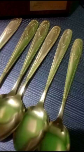 Sendok & Garpu Makan Full Gold Ukir Bulat Isi 6 Stainless Steels Anti Karat