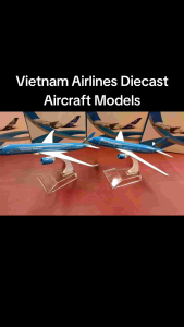 6 Inches Vietnam Airlines A350/B777 Diecast Airplane Model 16 cm Aircraft Enthusiasts Collectibles with Display Stand