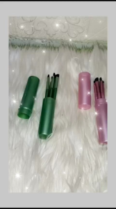 KUAS MAKE UP TABUNG: PEMILIHAN & PENGGUNAAN YANG TEPAT